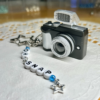 Up-close of Oh Snap Camera Charm