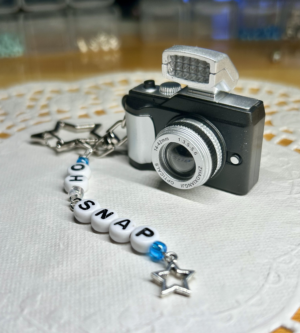 Up-close of Oh Snap Camera Charm